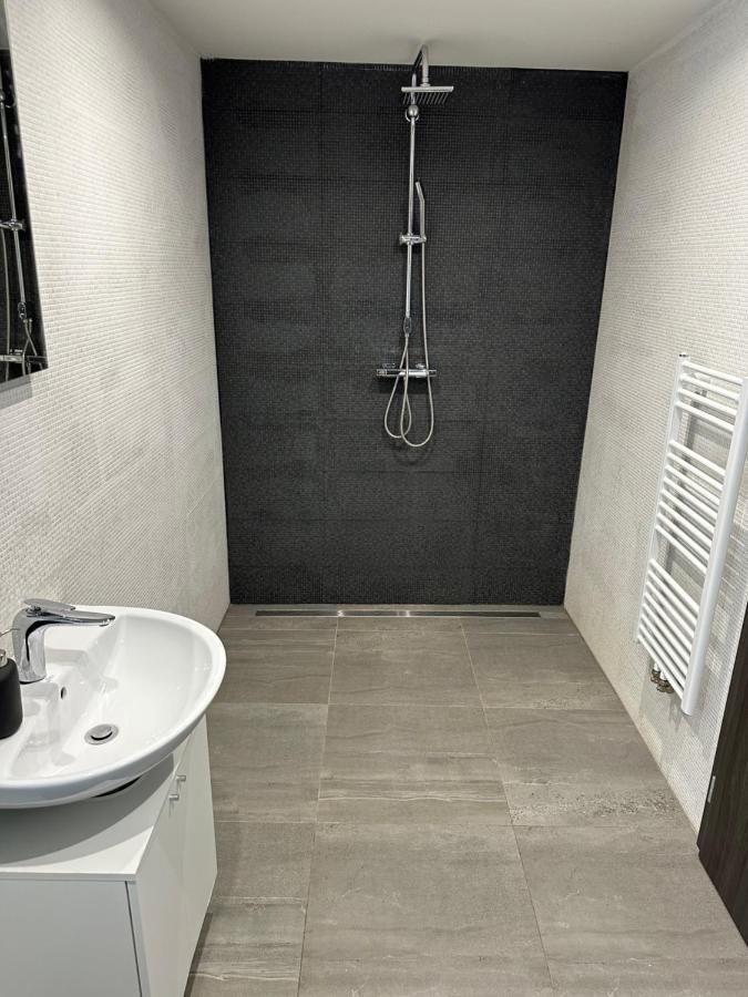 Apartman Byt 75M2 Klid Priroda Pro Rodinu Prague Exterior photo