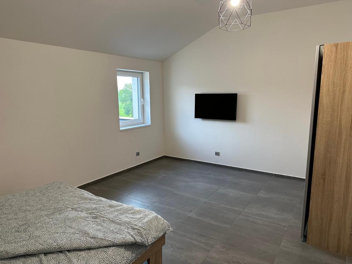 Apartman Byt 75M2 Klid Priroda Pro Rodinu Prague Exterior photo